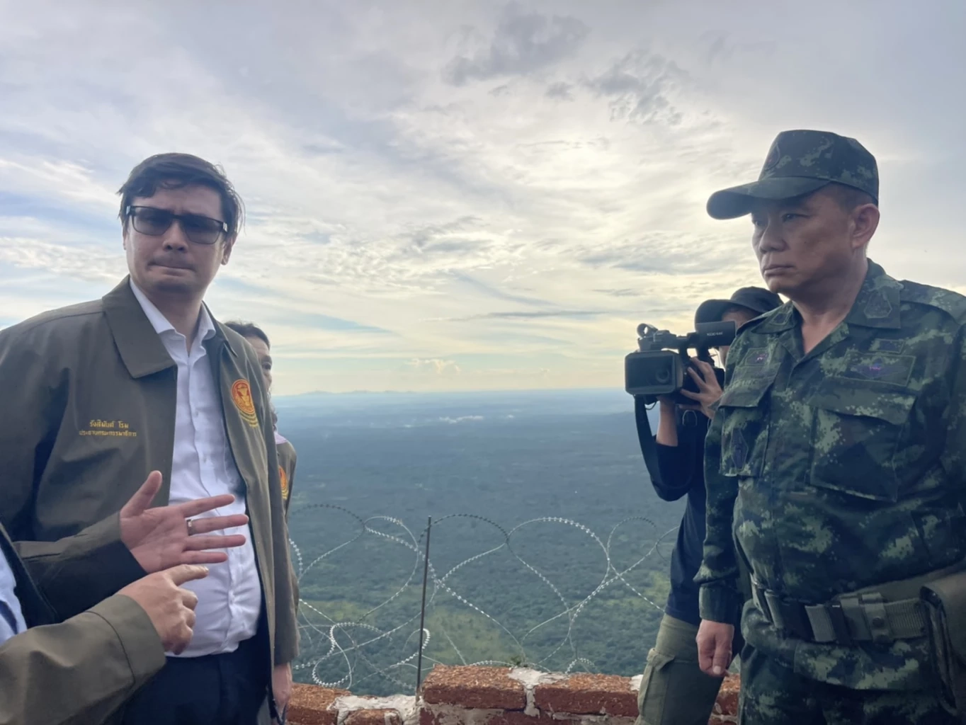 “โรม”ขึ้นภูมะเขือ รับได้รายงานโดรนป่วน ด้าน ผอ.รพ.สต.เผยปัญหา