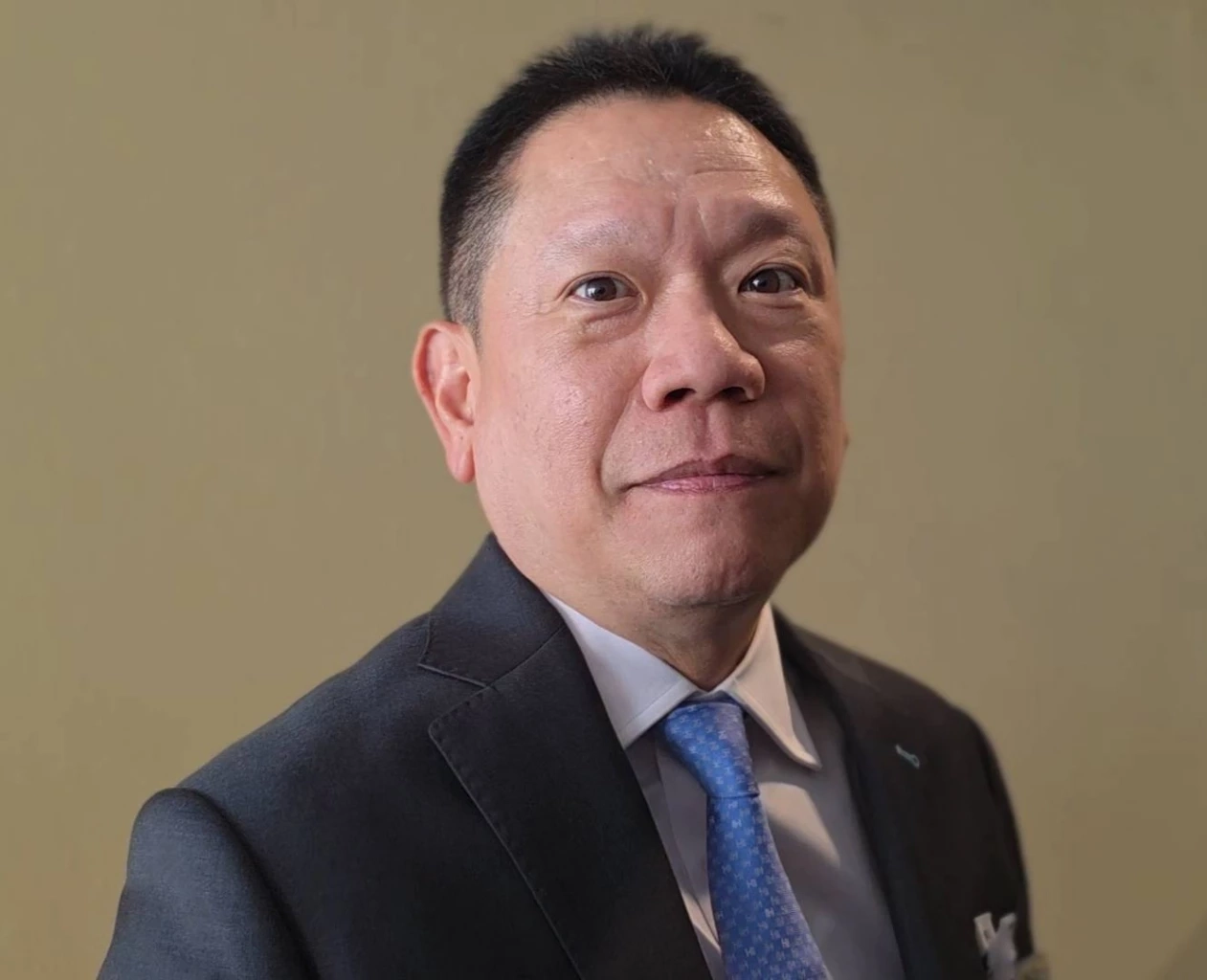 นายลวรณ แสงสนิท ปลัดกระทรวงการคลัง 