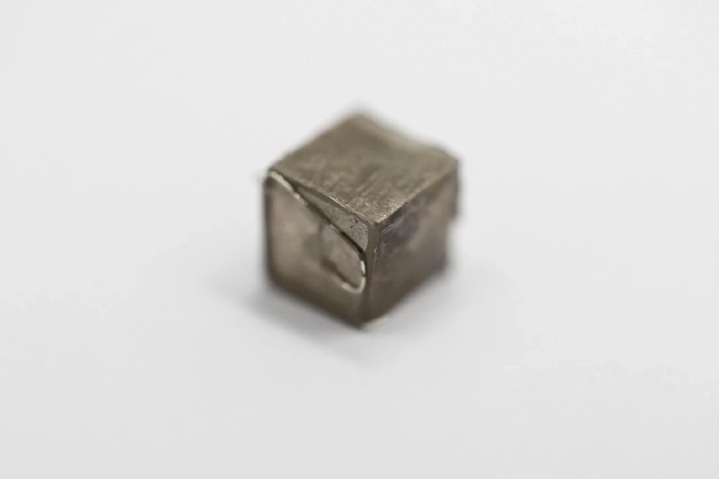 “ทรัมป์”  ขู่เก็บภาษีนำเข้าจีน 100% ตอบโต้ควบคุมแร่ธาตุหายาก