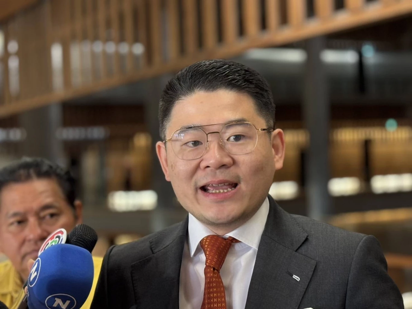 "พรรคประชาชน" ชี้ ปชช. แห่ลงทะเบียน "คนละครึ่งพลัส" สะท้อนรายได้ถดถ้อย แนะ ช่วยเหลือชาวบ้าน ตจว. ที่เข้าไม่ถึง