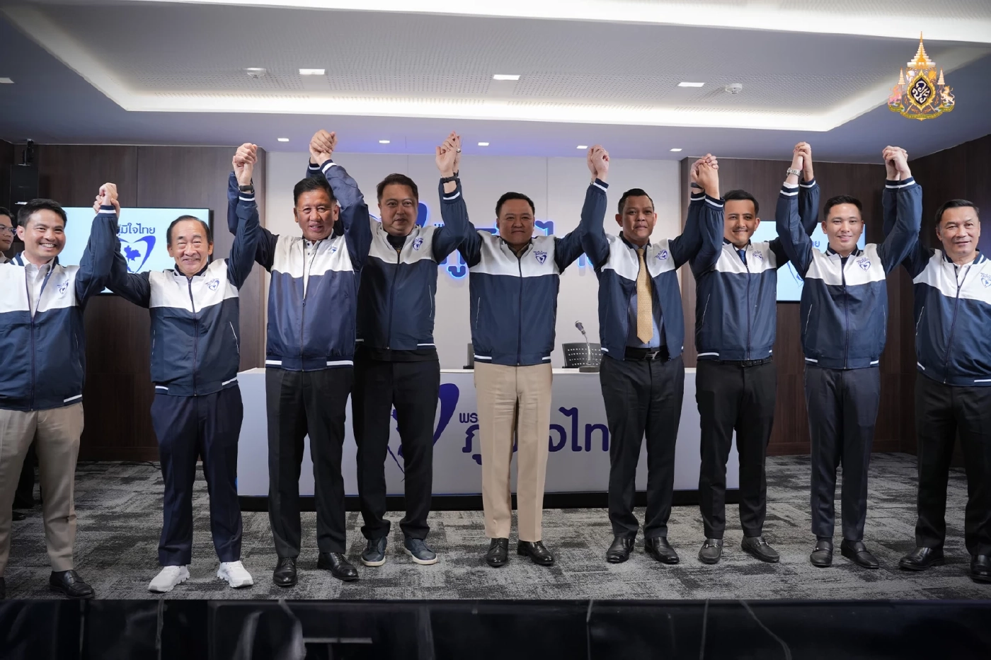 สุชาติ-ธนกร ย้ายซบภูมิใจไทย เตรียมขนอีกกว่า 10 ร่วมงาน