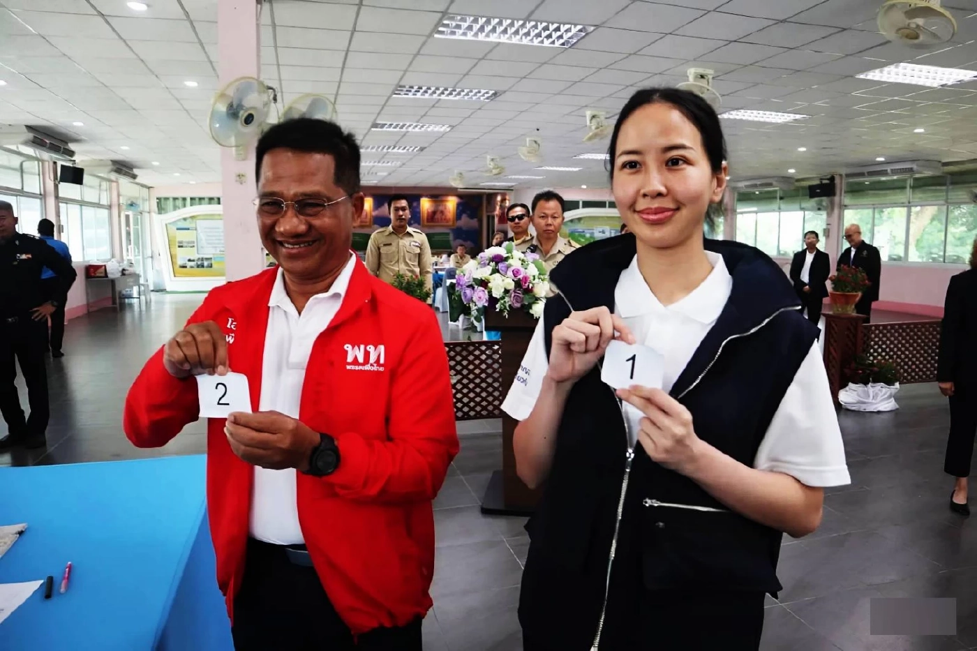 เลือกตั้งซ่อม สส.เขต 4 เมืองกาญจน์ ชี้ชะตา \"ค่ายเเดง-ขั้วน้ำเงิน\" พรรคใดวิน?