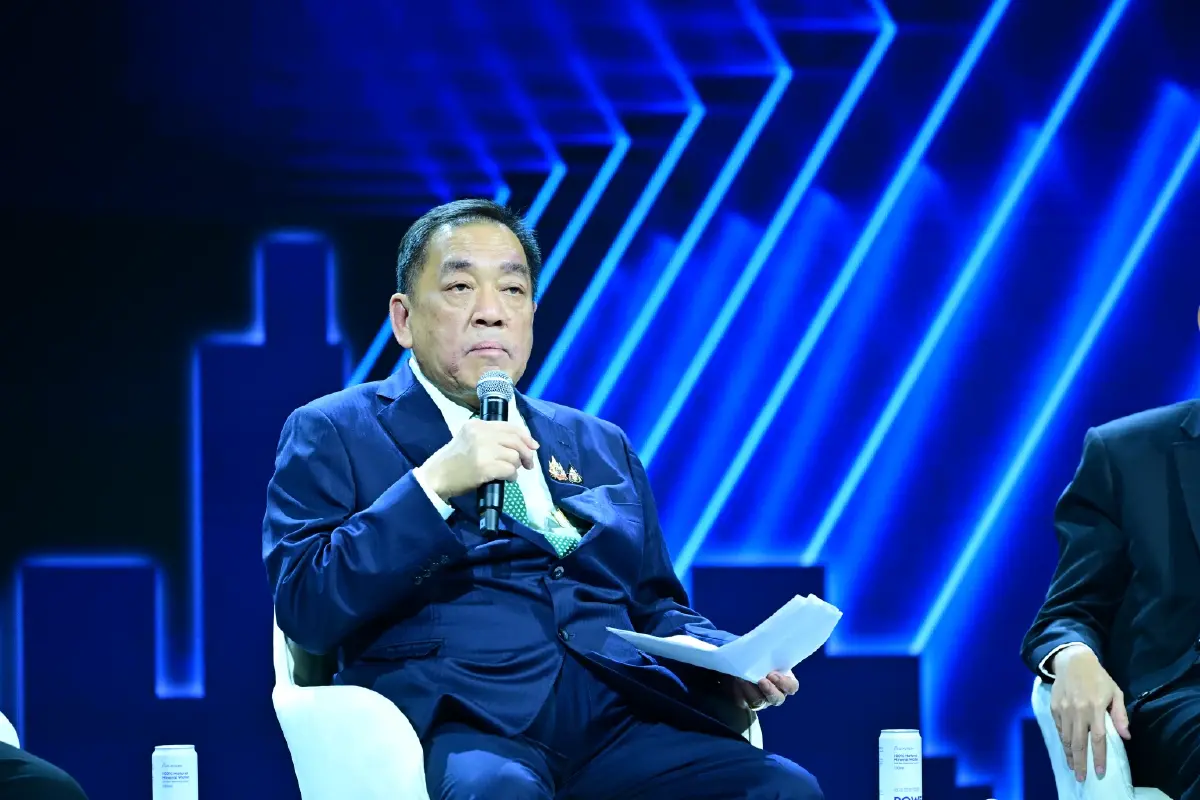 พจน์ อร่ามวัฒนานนท์ ประธานกรรมการหอการค้าไทย