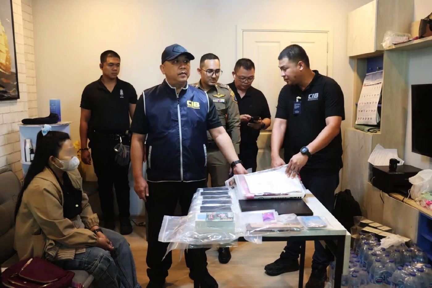 ตัดท่อเงินเทา เจ้าพ่อภาคใต้ ค้น 10 จุด ปิดเมืองหาดใหญ่ ทลายเครือข่ายเว็บพนัน "วัวชน-ไก่ชน"