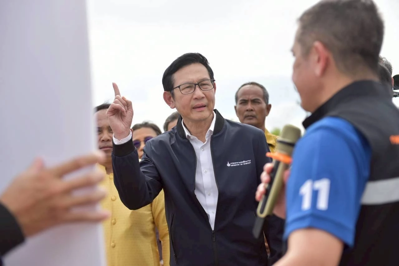\"รมว.พลังงาน\" เยี่ยมแนวชายแดนศรีสะเกษ-สนับสนุนพลังงานทหาร