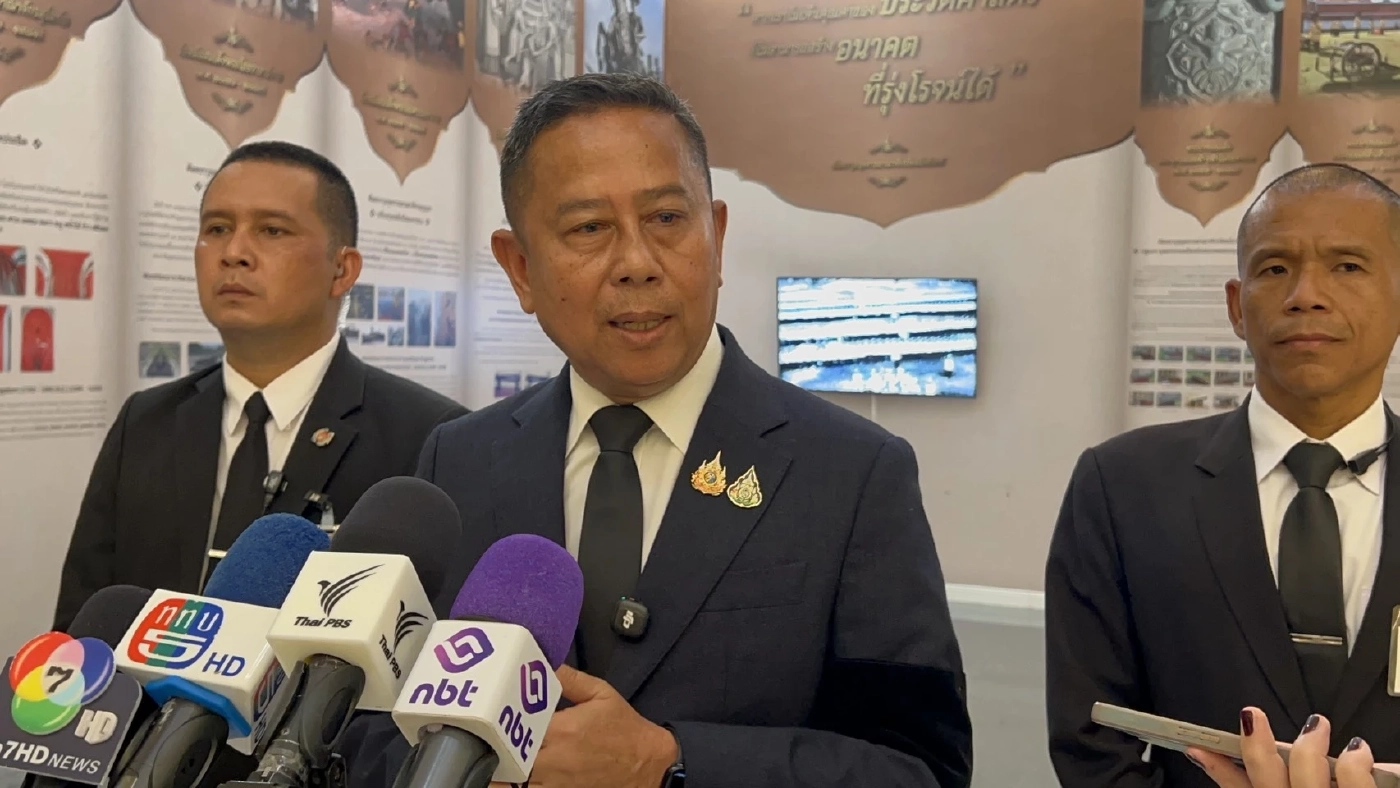 "บิ๊กดุลย์" ขอ "วีระ" อย่ากดดันทหาร รัฐบาลมีกลไกแก้ปัญหาอยู่แล้ว