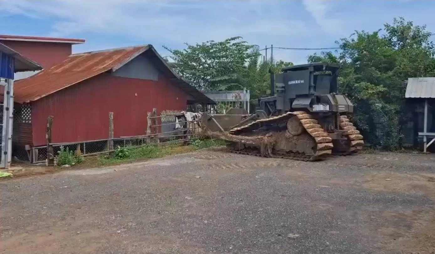 "เจ๊รัตน์" อดีตเมีย "กำนันลี" ตัดพ้อ ถูกรื้อบ้านที่สร้างมาทั้งชีวิต