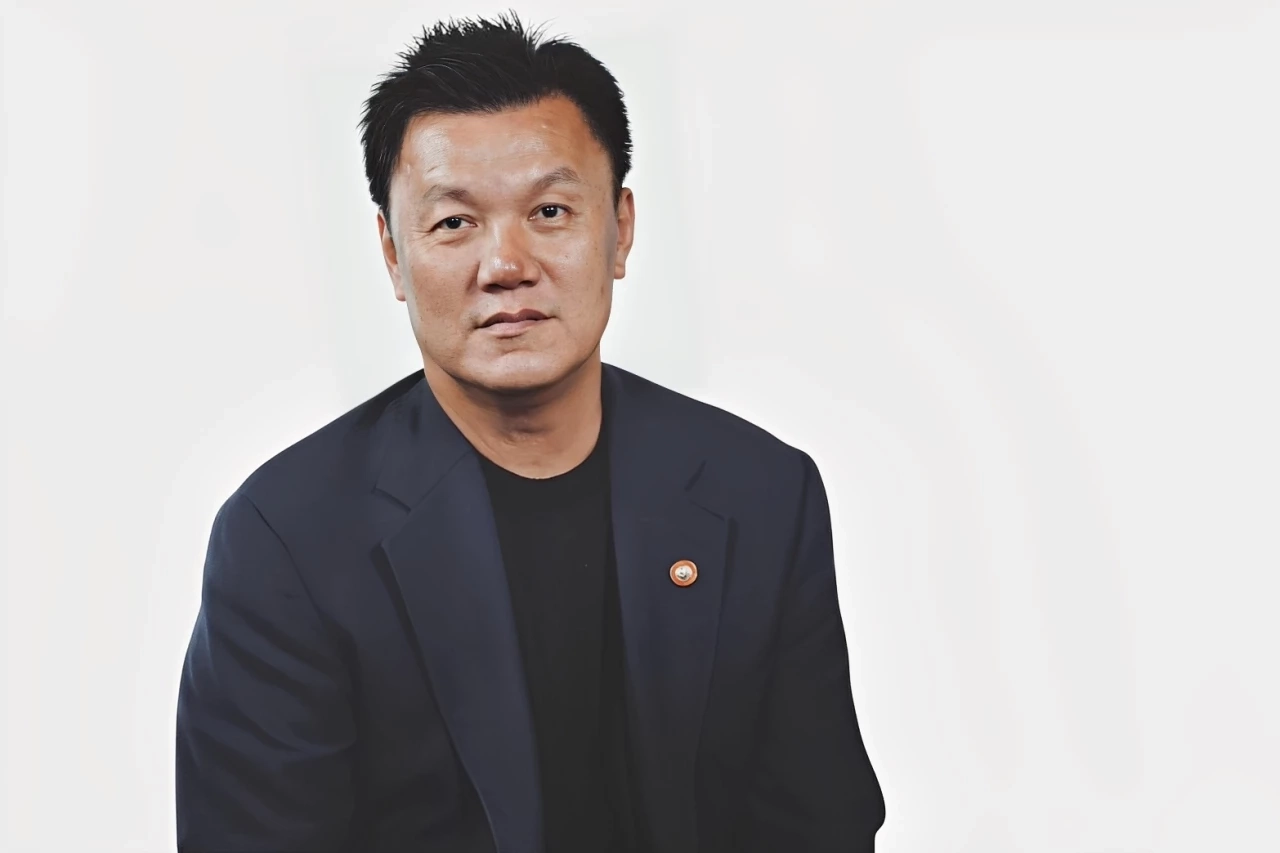 ดร.ไพบูลย์ ปีตะเสน อาจารย์ประจำศูนย์เกาหลีศึกษา และอดีตประธานศูนย์เกาหลีศึกษา สถาบันเอเชียตะวันออกศึกษา มหาวิทยาลัยธรรมศาสตร์ (มธ.)