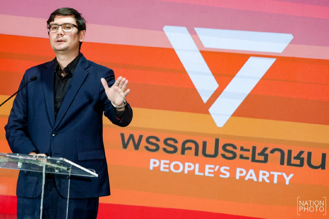 \"โรม\" เปิด 3 ข้อเสนอจัดการ \"แก๊งสแกมเมอร์-คอลเซ็นเตอร์-เครือข่ายฟอกเงิน-ทุนเทายึดประเทศ\"