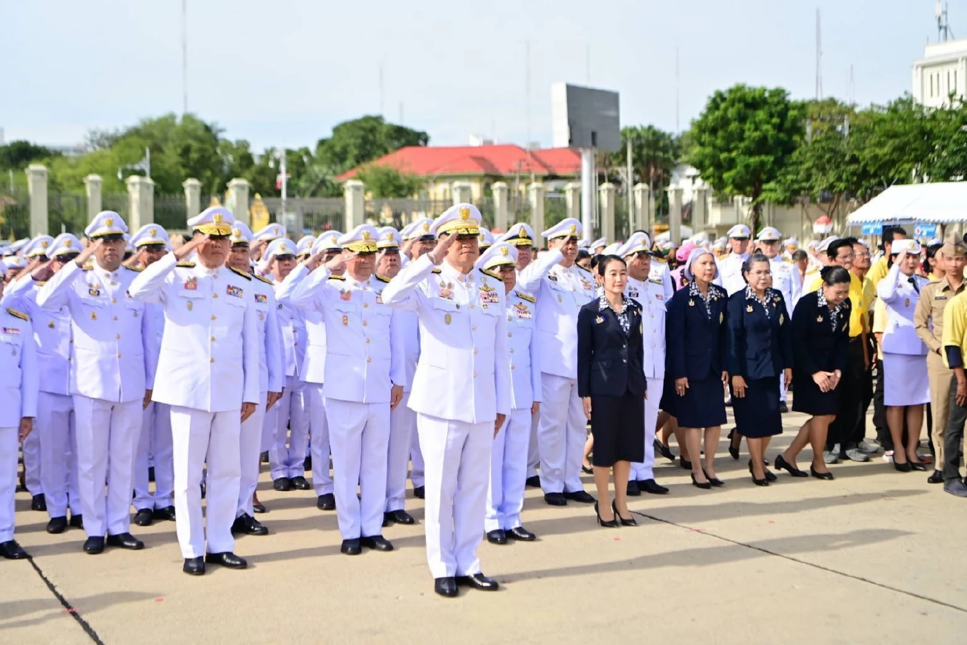 "นายกฯอนุทิน" นำ ครม.วางพวงมาลา เนื่องในวันปิยมหาราช