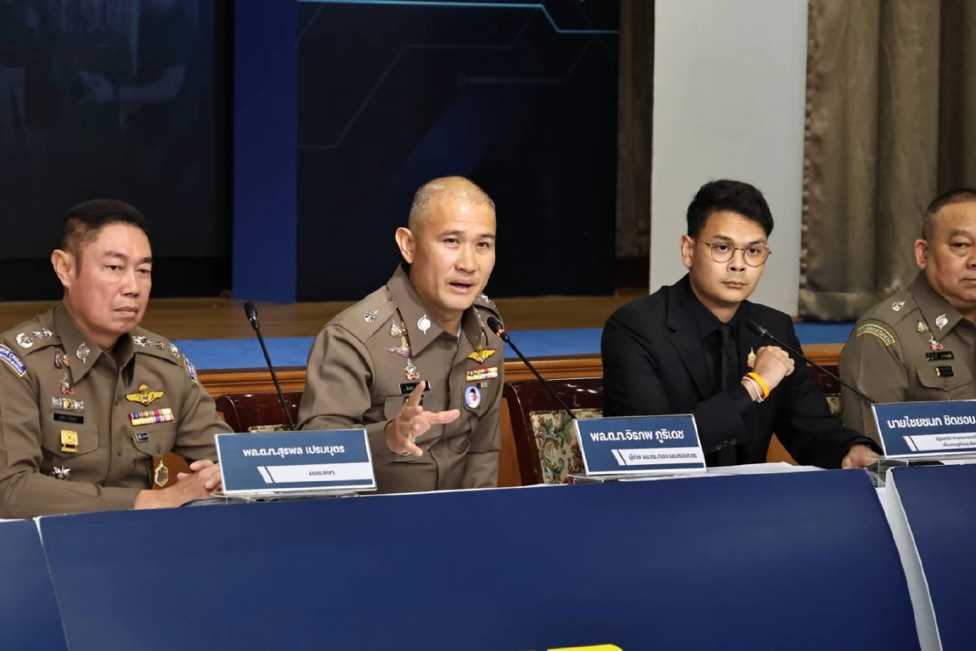 "กระทรวงดีอี ร่วม ตร." แถลง 1 เดือน กวาดล้าง "แก๊งสแกมเมอร์" ยึดทรัพย์กว่า 500 ล้านบาท