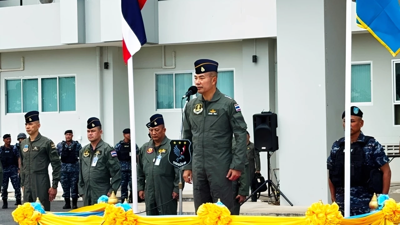 "บิ๊กคิม" ประเดิมตำแหน่ง "ผบ.ทอ." ตรวจเยี่ยมกองบิน 3 สระแก้ว ลั่นจะทำให้ดีที่สุด ให้การรบร่วม 2-3 เหล่าทัพ มีประสิทธิภาพ