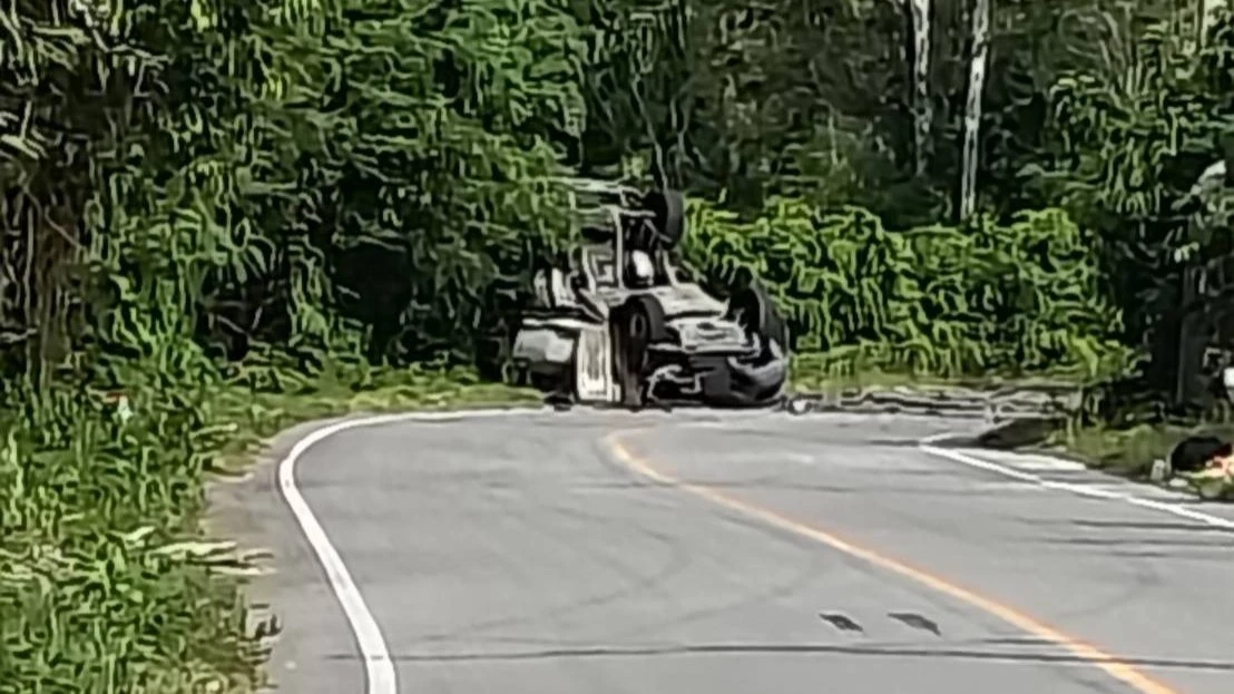 เหิมหนัก! คนร้ายดักวางระเบิดรถหุ้มเกราะลอยละลิ่ว 20 เมตร ดับ อส.