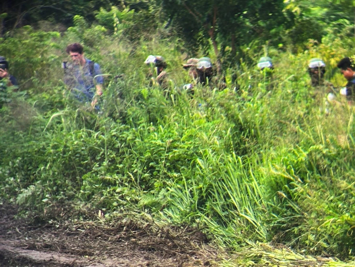 เปิดคลิป! \"กัมพูชาสไตล์\" ขนกองทัพสื่อ-มวลชนไลฟ์สด หวังเก็บภาพความรุนแรง