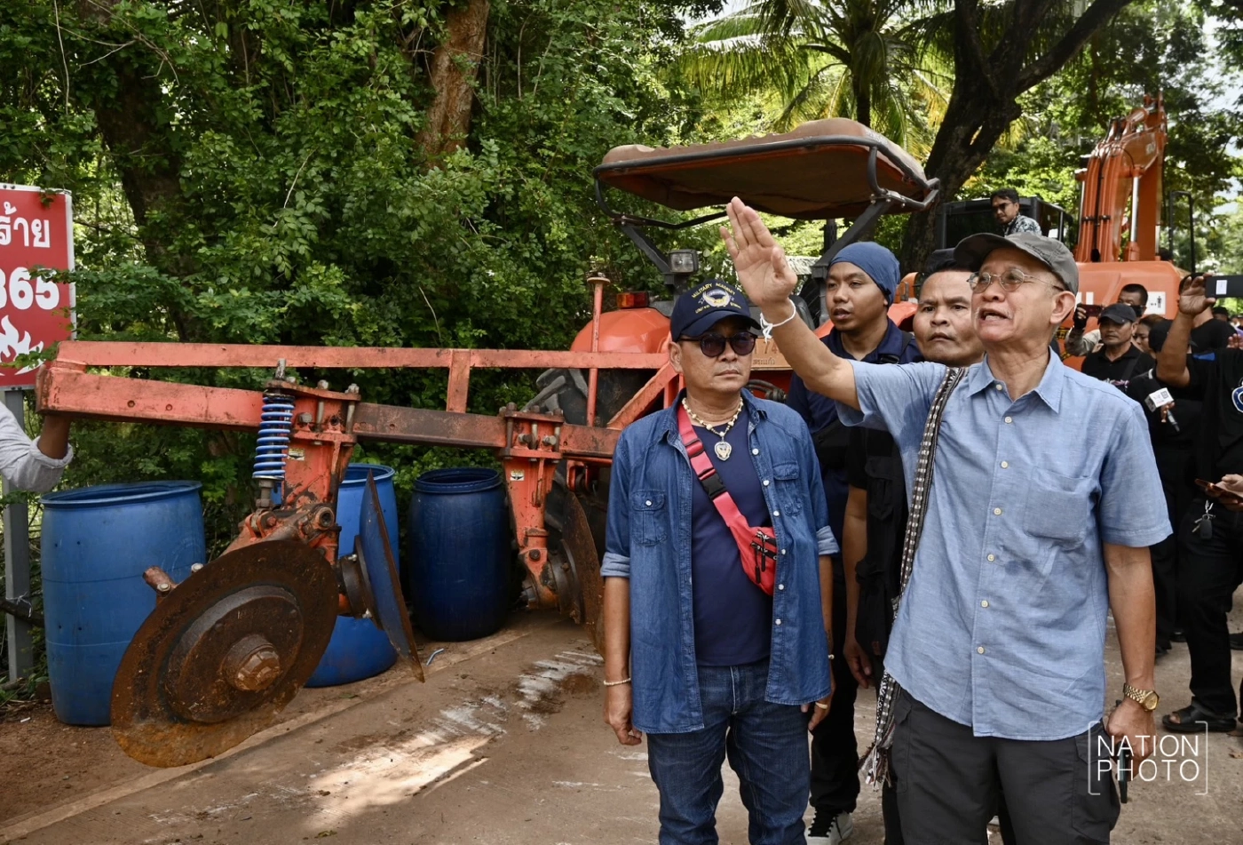 "บิ๊กดุลย์" ขอ "วีระ" อย่ากดดันทหาร รัฐบาลมีกลไกแก้ปัญหาอยู่แล้ว