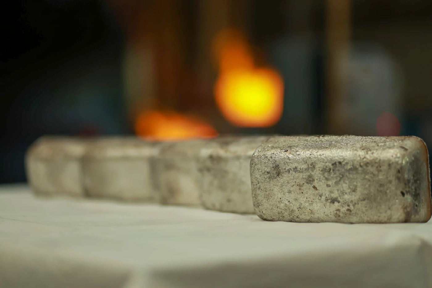 เจาะลึกเส้นทาง 'ทองคำ' โลหะล้ำค่าใต้ผืนดิน แร่สำคัญในอุตฯ เทคฯ