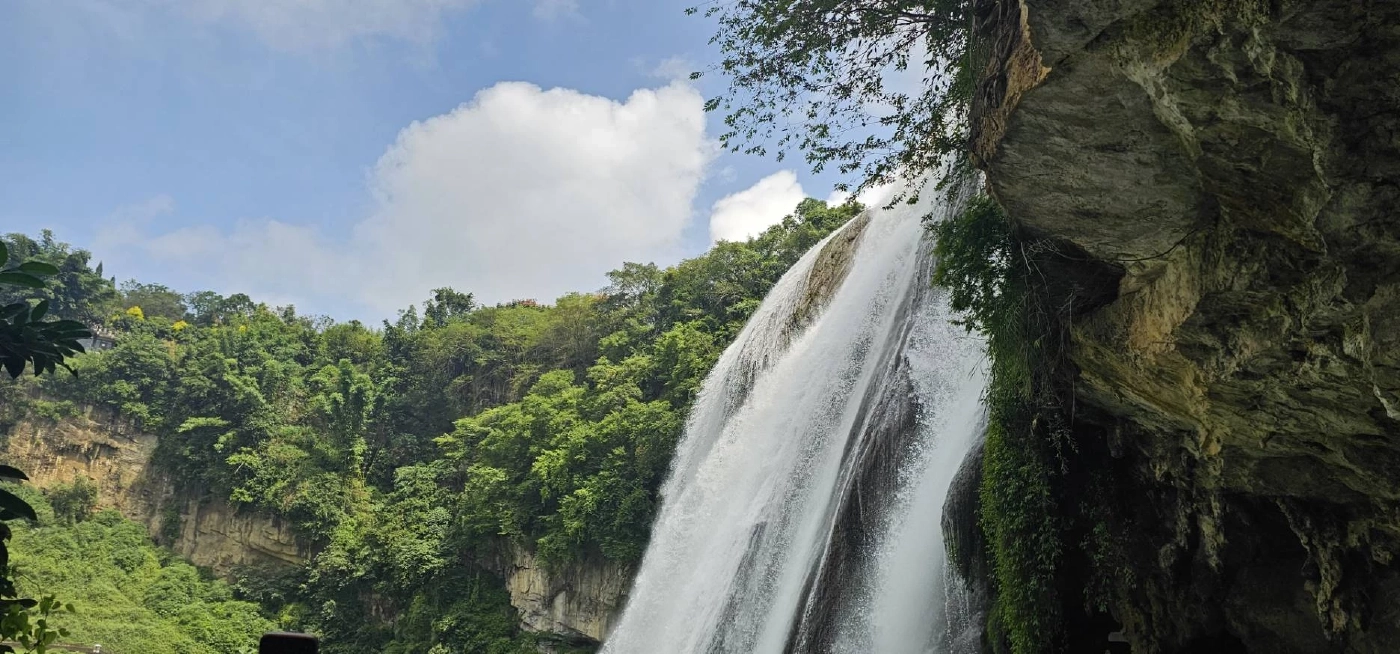 \"น้ำตกหวงกั่วซู่\" ใหญ่ที่สุดในจีน \"มณฑลกุ้ยโจว\" ยิ่งชมยิ่งสวย