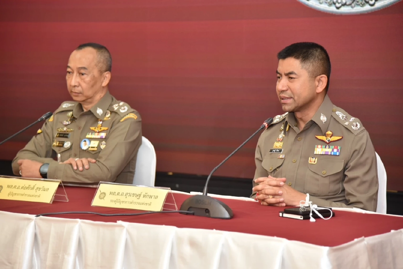 พล.ต.อ.ต่อศักดิ์ สุขวิมล กับ พล.ต.อ.สุรเชชษฐ์ หักพาล