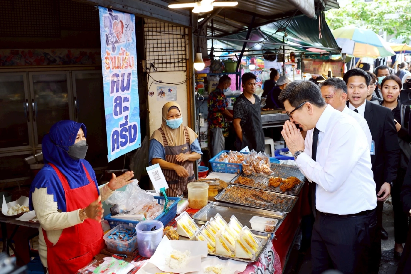 ‘คนละครึ่ง พลัส’ ใช้จ่ายครึ่งวันแรกคึกคักสะพัด 500 ล้านบาท