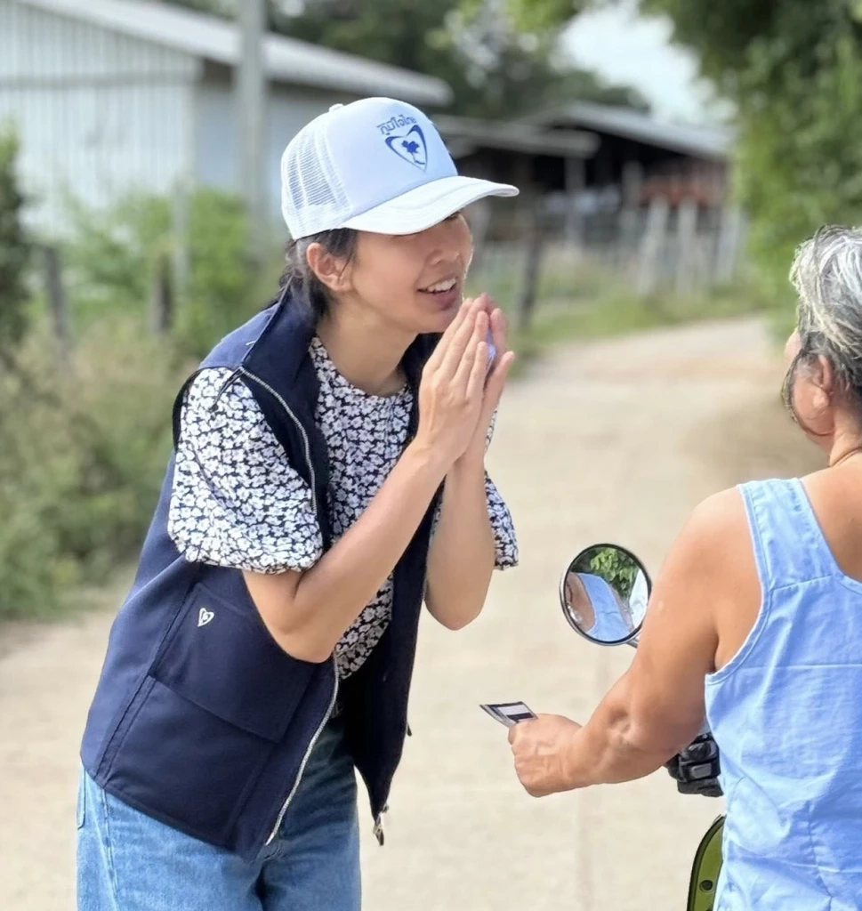 วิสุตา ค่ายสีน้ำเงิน ยังรอทัพใหญ่มาหาเสียง