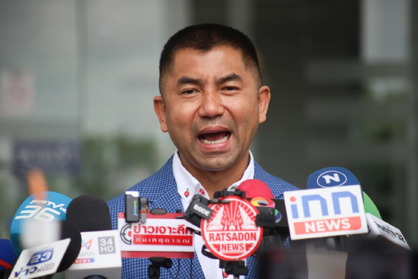 พล.ต.อ.สุรเชษฐ์ หักพาล อดีต รอง ผบ.ตร.