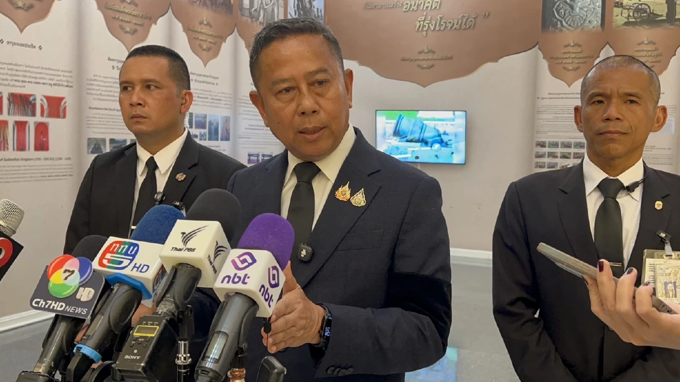 "บิ๊กดุลย์" ขอ "วีระ" อย่ากดดันทหาร รัฐบาลมีกลไกแก้ปัญหาอยู่แล้ว