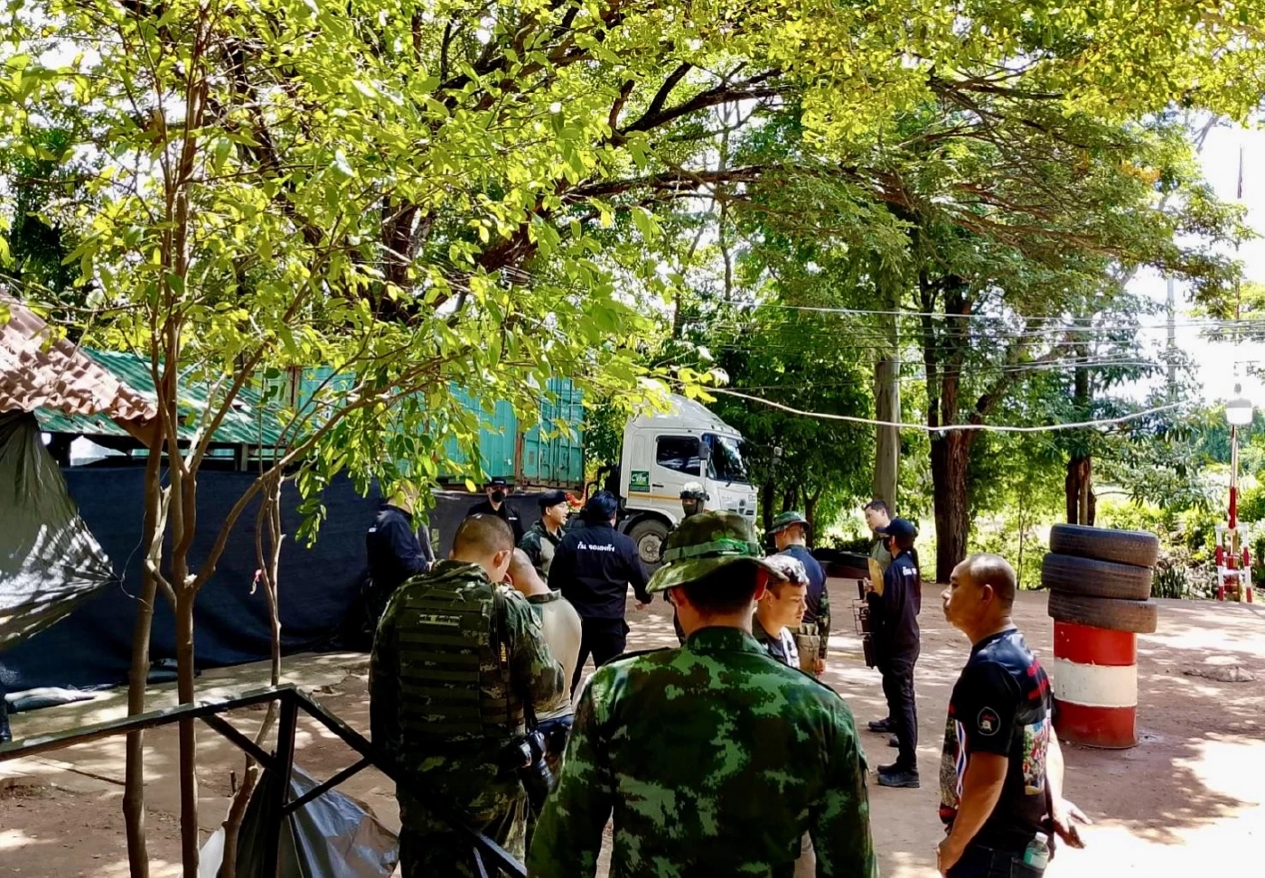 กัมพูชาขนสื่อเข้าหนองหญ้าแก้ว ปลุกระดมบิดเบือน ให้ไทยปล่อยเชลย