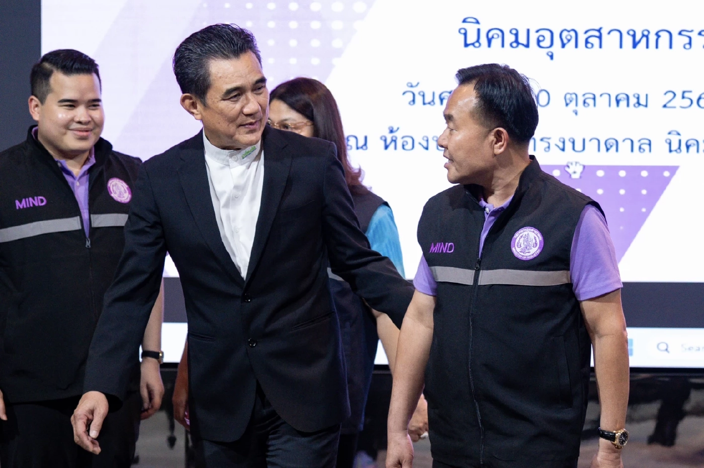 รมช.อุตฯ ลุย EEC เร่งนิคมอุตสาหกรรมส่งเสริมจ้างงานคนในพื้นที่