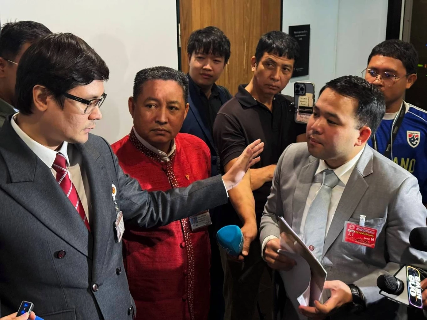 \"ธนดล\" ยัน รู้ทุกเรื่องความสัมพันธ์ \"เบน สมิธ-ธรรมนัส\" ท้า \"โรม\" หากมีหลักฐานไปแจ้งความ