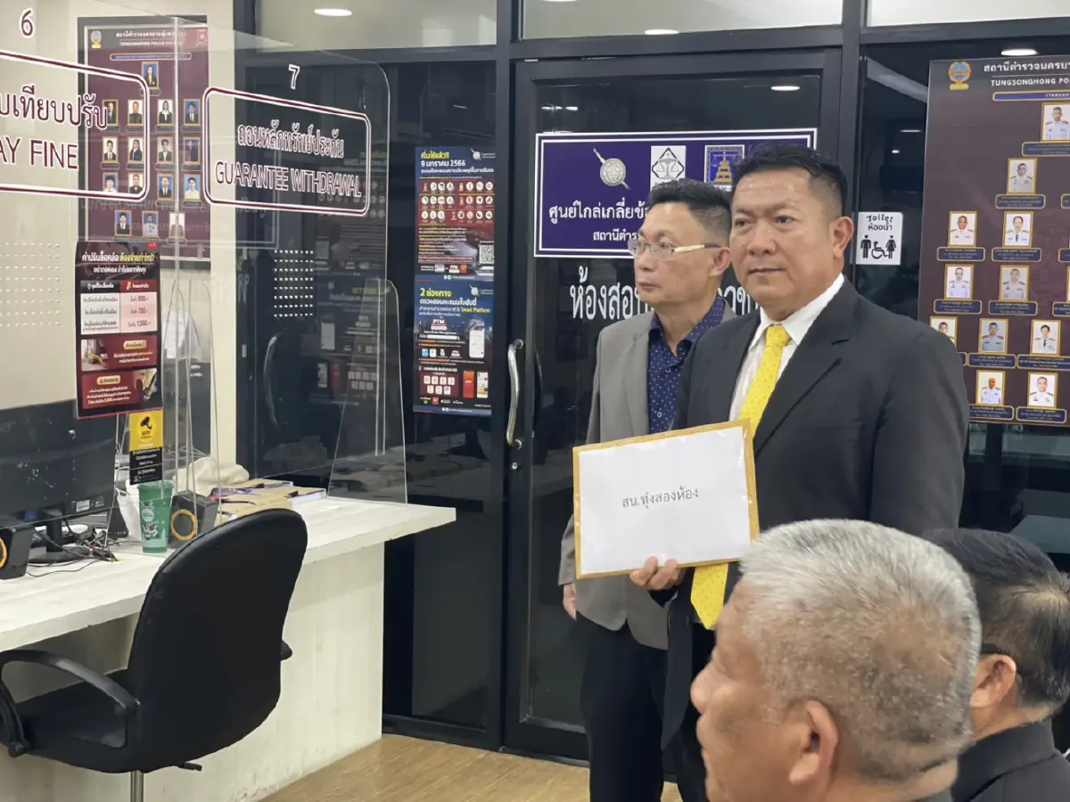 สว.สำรอง หอบหลักฐานขึ้นโรงพัก แจ้งจับ 7 กกต.เอาผิดคดีฮั้ว สว.
