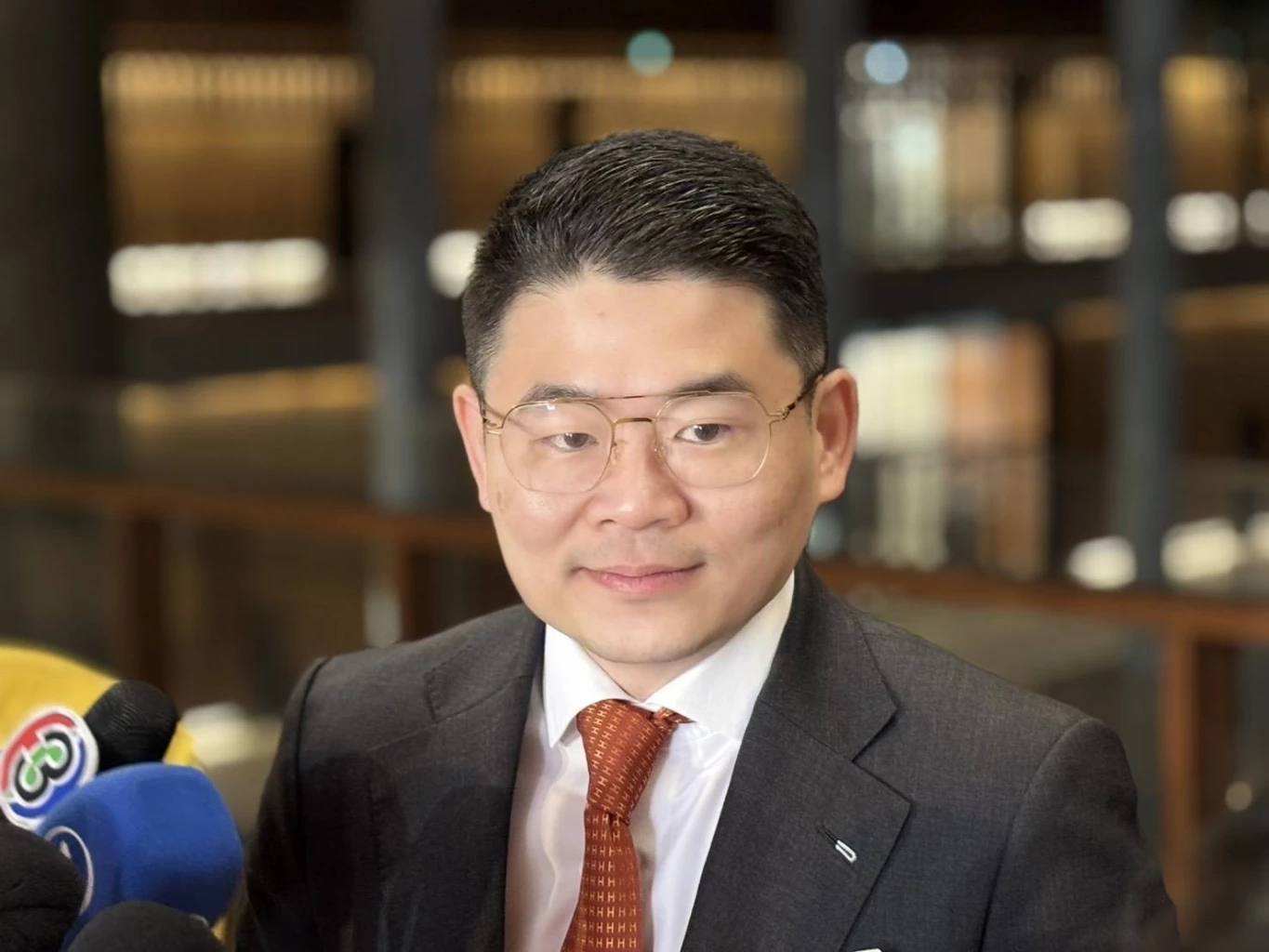 "พรรคประชาชน" ชี้ ปชช. แห่ลงทะเบียน "คนละครึ่งพลัส" สะท้อนรายได้ถดถ้อย แนะ ช่วยเหลือชาวบ้าน ตจว. ที่เข้าไม่ถึง