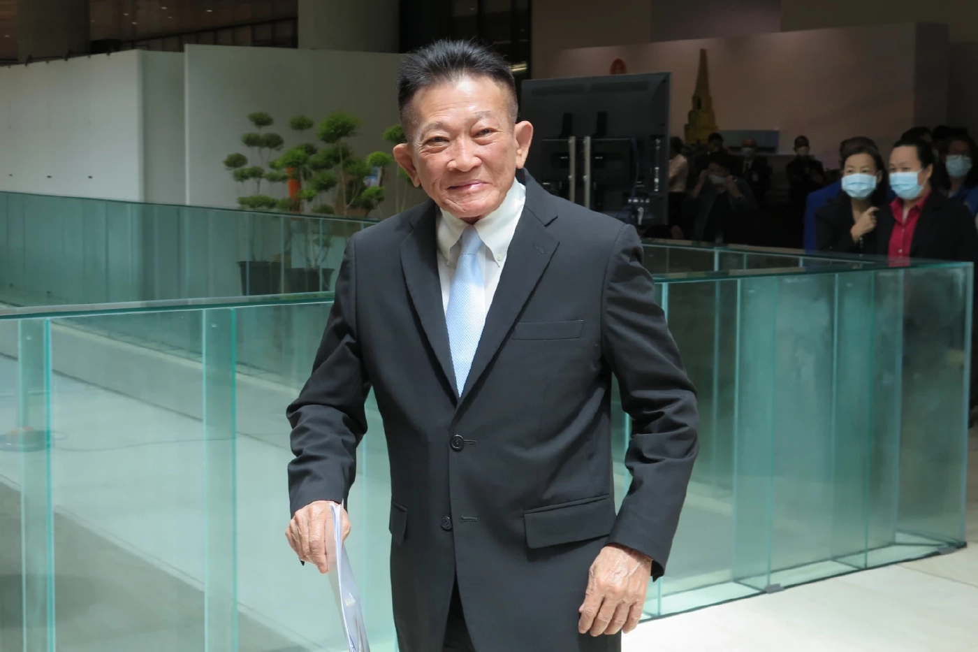 นายสมพงษ์ อมรวิวัฒน์