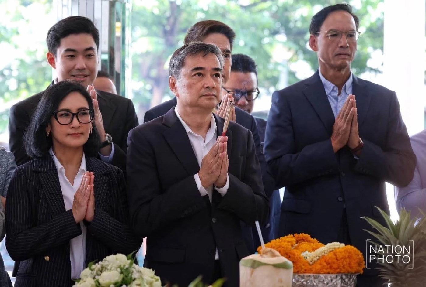 ''อภิสิทธิ์'' นำถก กก.บห.สู้เลือกตั้ง ยอมรับมี สส.จ่อเท ปชป.