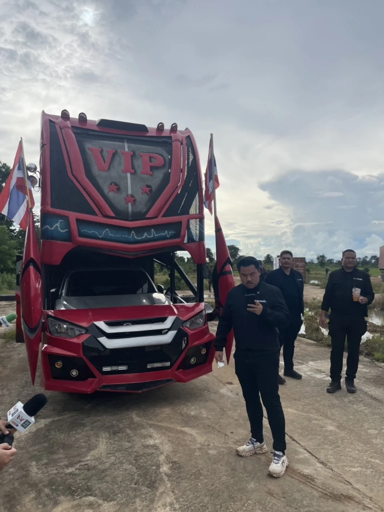 กัมพูชาขนสื่อเข้าหนองหญ้าแก้ว ปลุกระดมบิดเบือน ให้ไทยปล่อยเชลย