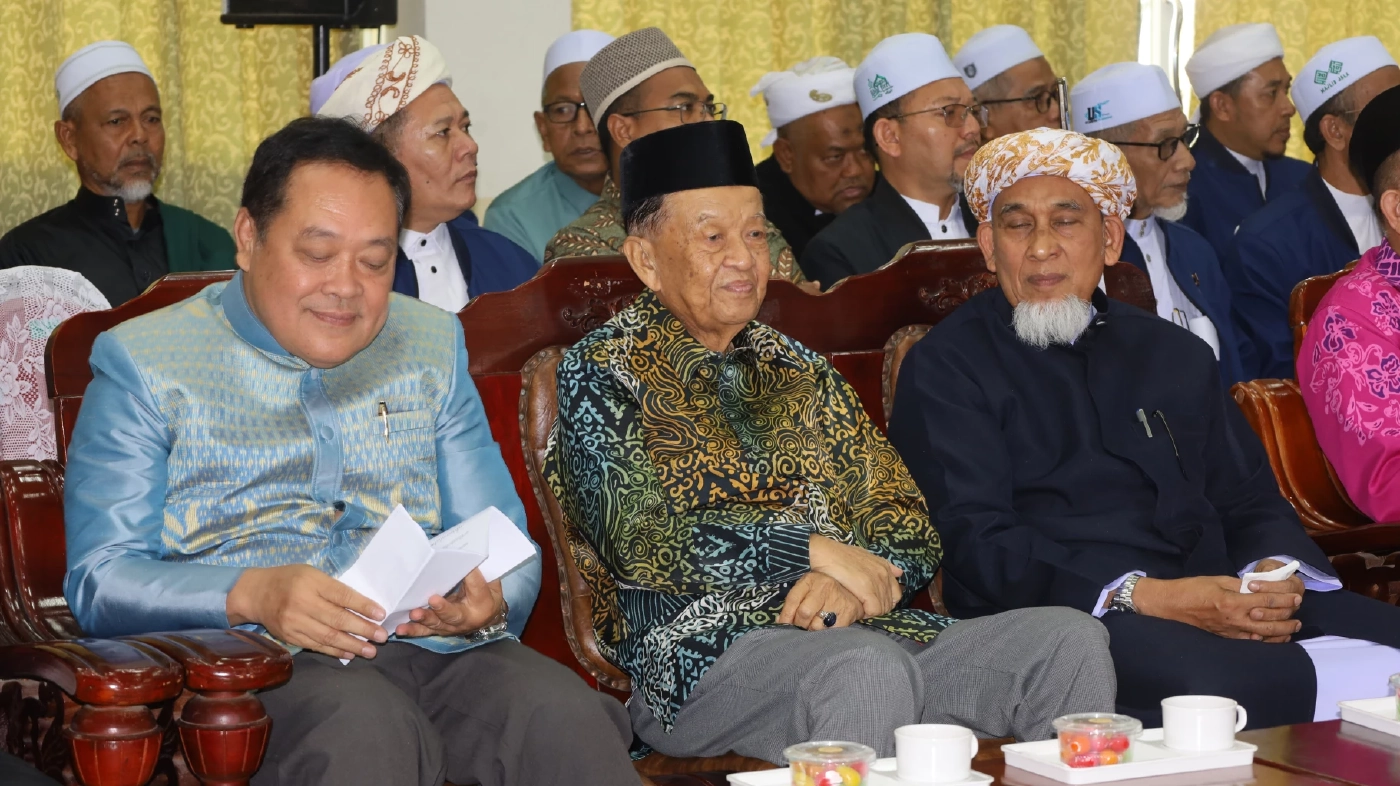 “วันนอร์ - ทวี” ขึ้นเวที “สตรีมุสลิมะห์ยะลา” ชูสตรีชายแดนใต้ เทียบเท่าฝ่ายค้านหญิงเวเนฯ