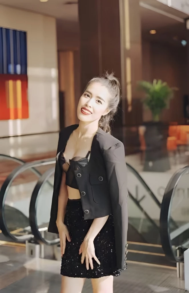 รู้จัก "อีฟ กาญจนา" ประธานหญิงแห่ง "มูลนิธิกันจอมพลังช่วยสู้" บอกเลยประวัติไม่ธรรมดา