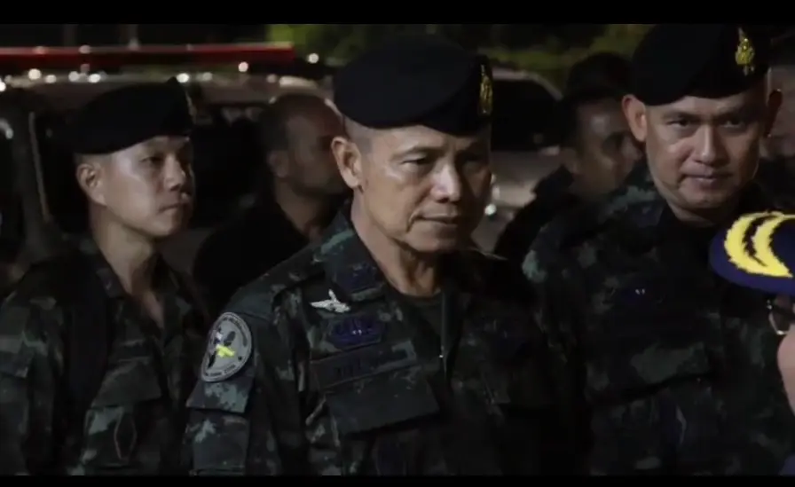แม่ทัพ 4 ลงพื้นที่ติดตามเหตุระเบิด 8 ลูก ในเขตเมืองยะลา