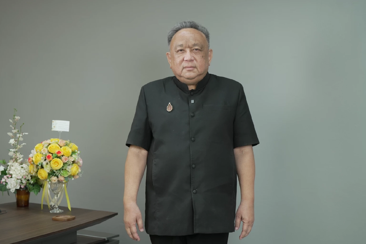 ศ.พิเศษ ธงทอง จันทรางศุ กรรมการอำนวยการจัดงานพระราชพิธีถวายพระเพลิงพระบรมศพสมเด็จพระพันปีหลวง