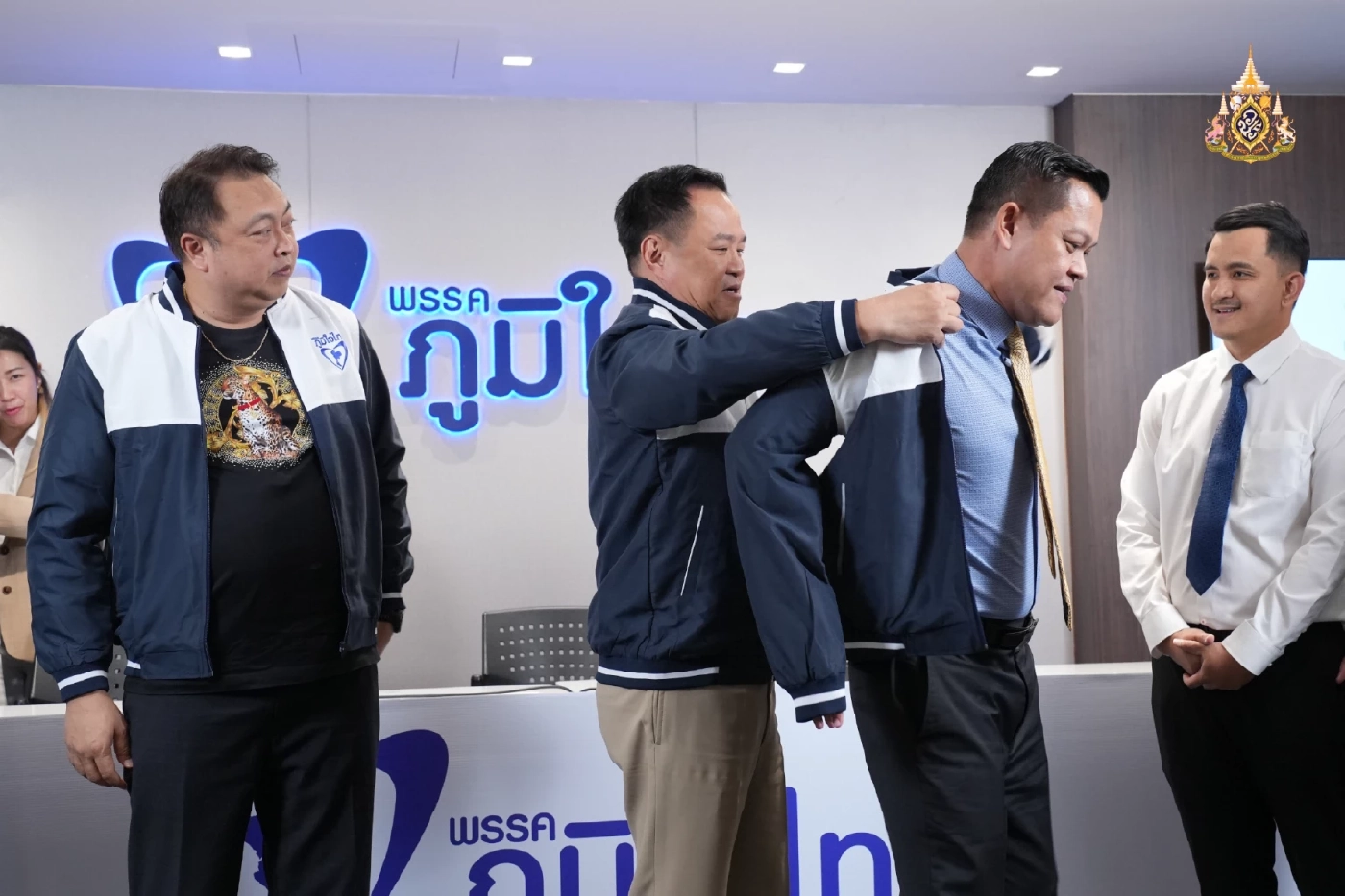 สุชาติ-ธนกร ย้ายซบภูมิใจไทย เตรียมขนอีกกว่า 10 ร่วมงาน