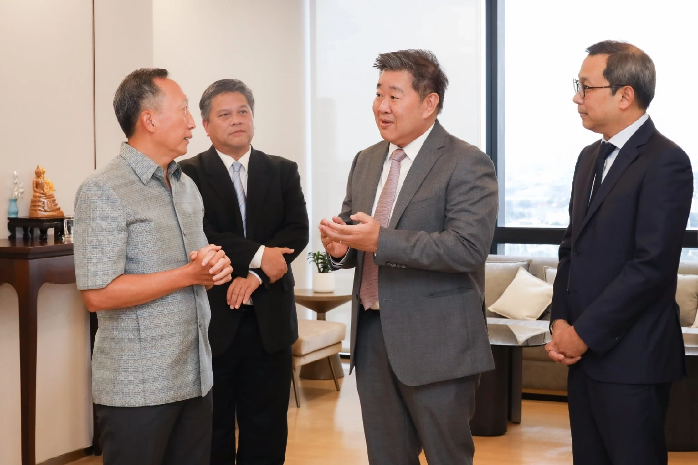 เลขาฯ กบข. นำคณะผู้บริหาร เข้าแสดงความยินดี รองนายกฯ และ รมว.-รมช. คลัง