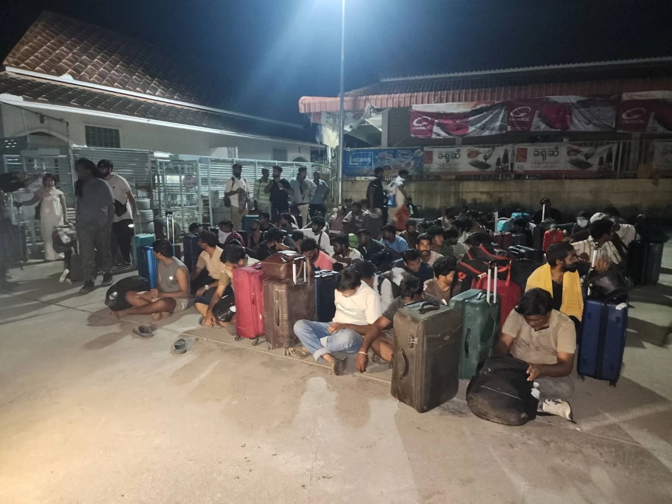 ผึ้งแตกรัง! "ทบ." เผย คุม 795 ต่างชาติ หนีเข้าไทย หลัง "เมียนมา" ทลาย "KK-Park" ในเมียวดี