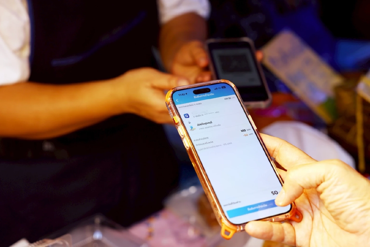 ‘คนละครึ่ง พลัส’ ใช้จ่ายครึ่งวันแรกคึกคักสะพัด 500 ล้านบาท