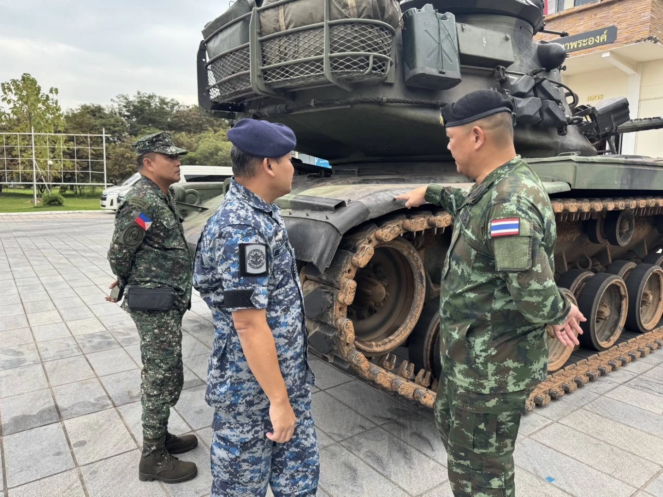 กองทัพไทยเริ่มถอนอาวุธหนักชายแดน ตามข้อตกลงสันติภาพ