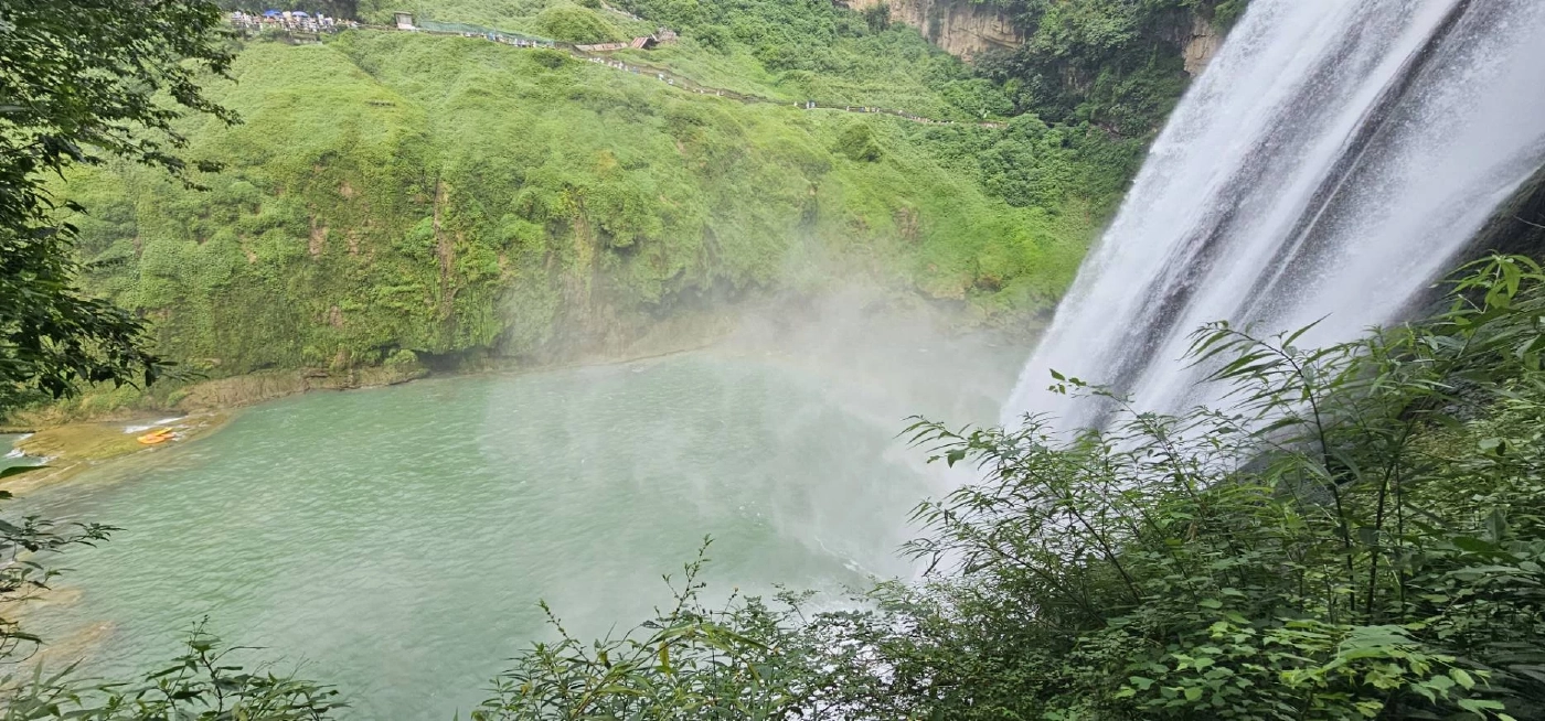 \"น้ำตกหวงกั่วซู่\" ใหญ่ที่สุดในจีน \"มณฑลกุ้ยโจว\" ยิ่งชมยิ่งสวย