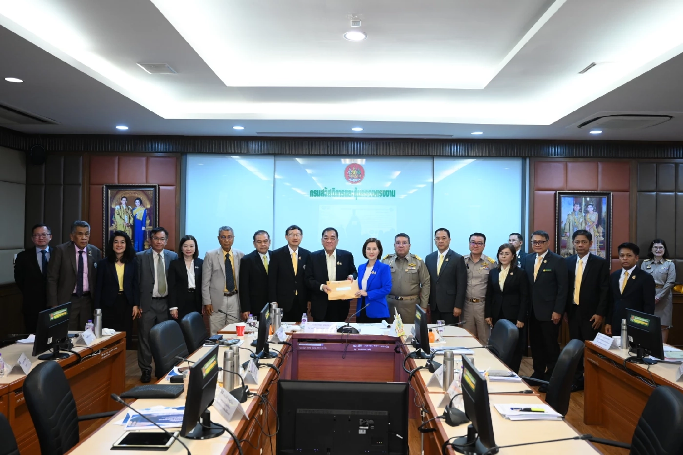 ประธานหอการค้าไทย ถก รมว.แรงงาน ชู 6 ข้อเสนอ Quick Big Win