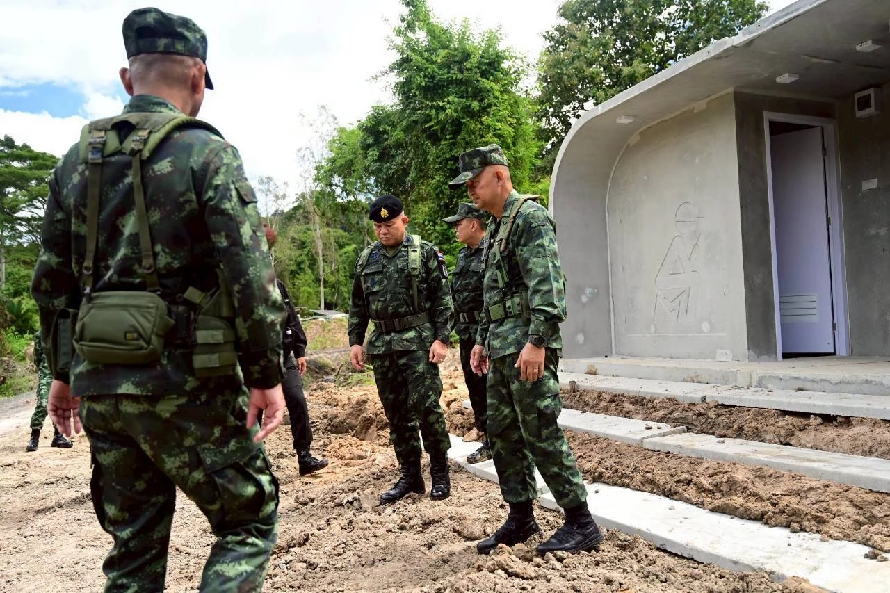 แม่ทัพ 2 ลุยตรวจ ตาเมือนธม-ช่องอานม้า กำชับทหารต้องพร้อมรบสูงสุด