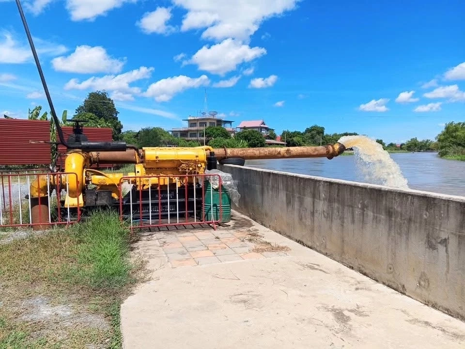 กรมชลฯ ลุย 'คืนคลองใส' กำจัดผักตบชวา ภารกิจคู่ขนานรับมือภัยแล้ง