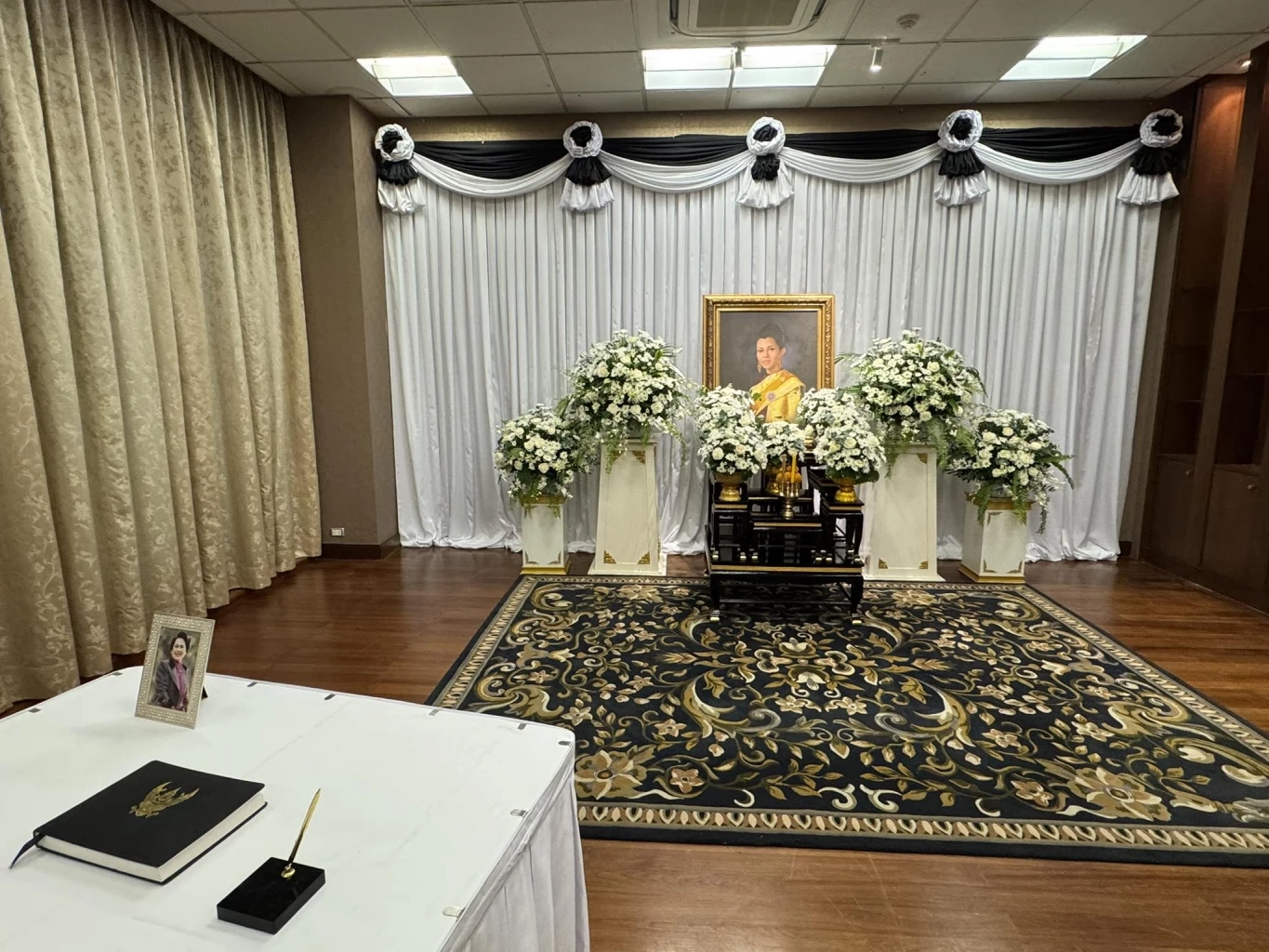 สถานทูตไทยทั่วโลก เปิดลงนามแสดงความอาลัย "พระพันปีหลวง" สวรรคต