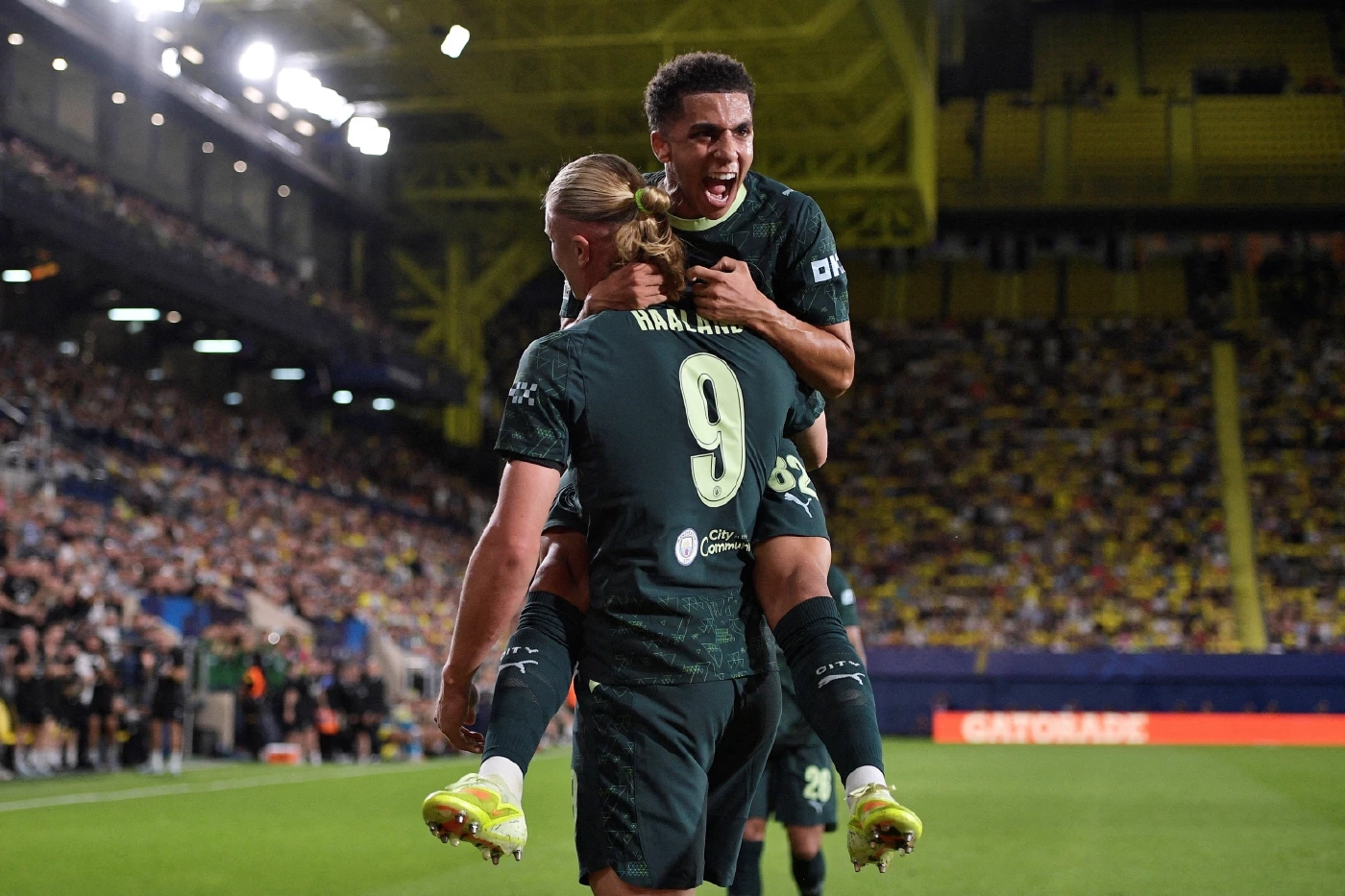 ยิงรวม 43 ลูก! "ยูฟ่า แชมเปี้ยนส์ลีก" เดือด เปแอสเช 7, บาร์ซ่า 6, ฮาลันด์ยิงไม่หยุด