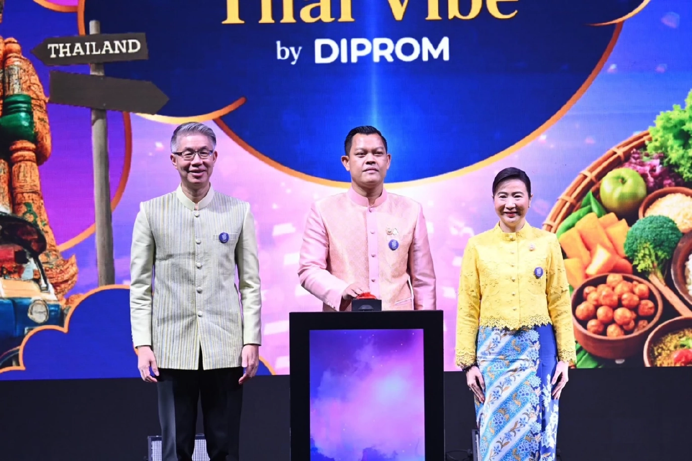 “ธนกร” เปิดงาน “ดีพร้อมเสน่ห์ไทย” ต่อยอดนโยบายซอฟต์พาวเวอร์